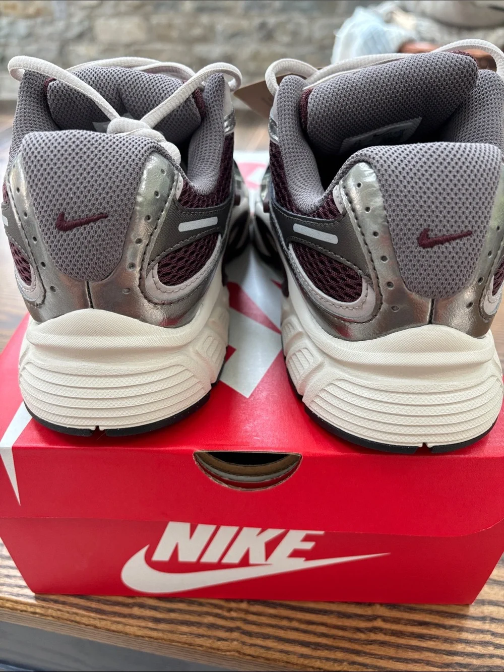 Women’s Nike V5 RNR - Picture 8 of 8